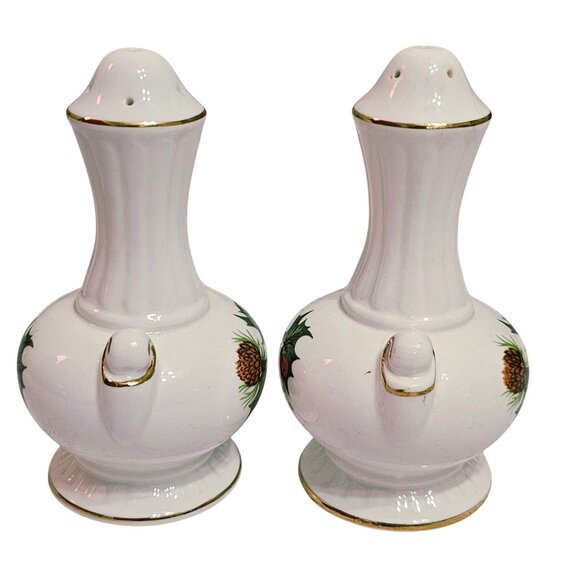 Rosina Queens Yuletide Salt Pepper Shakers 4" set scalloped Christmas holly gold - Picture 3 of 6
